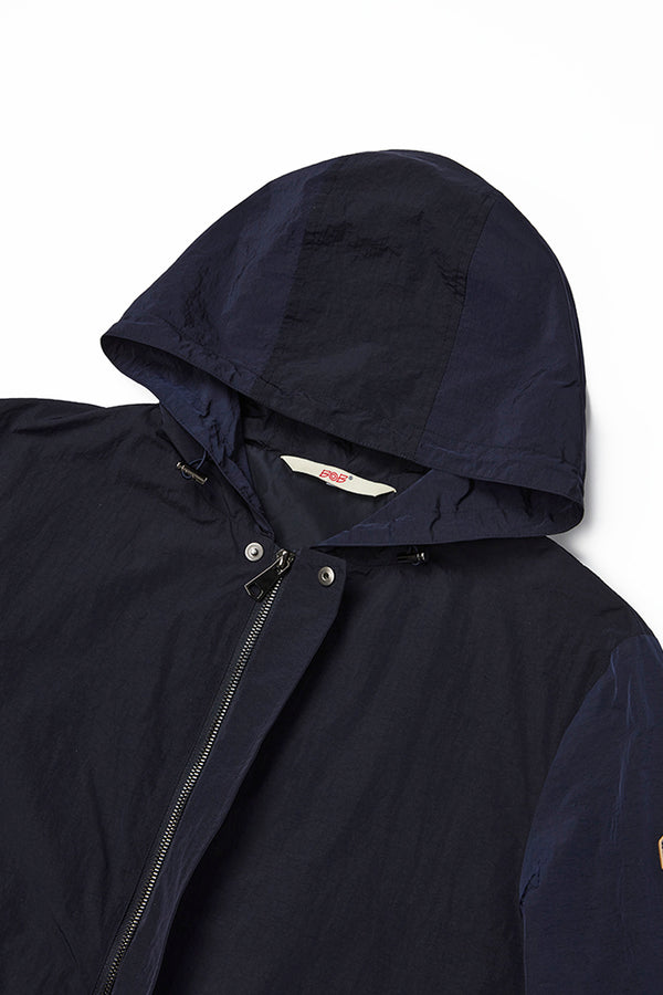 テクニカルファブリックフードブルゾン / Col:BLU ネイビー