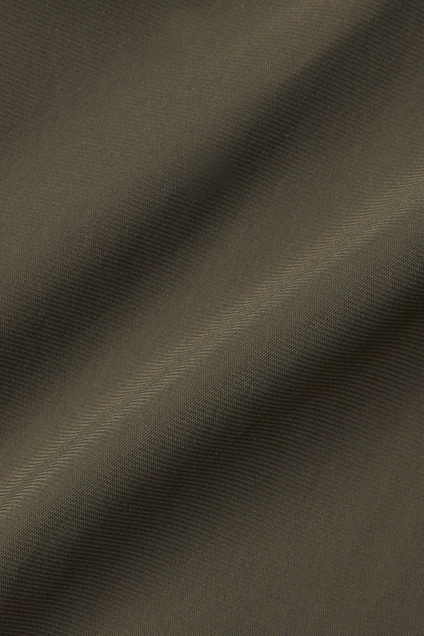 ハンドステッチテクニカルファブリックショートパンツ / Col：MILITARE