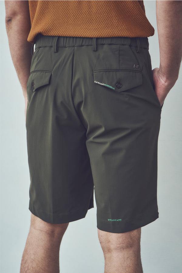 ハンドステッチテクニカルファブリックショートパンツ / Col：MILITARE