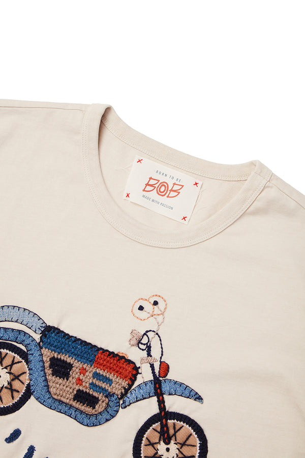 BOB ハンド刺繍Tシャツ (JOY) / ライトベージュ