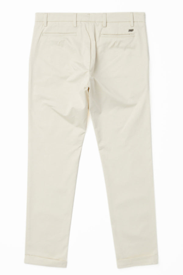 イージーチノスラックス / Col：PANNA ホワイト系