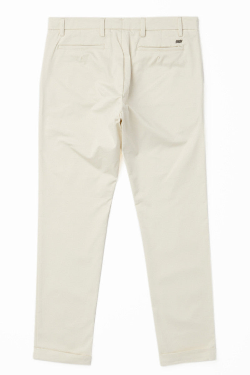 イージーチノスラックス / Col：PANNA ホワイト系